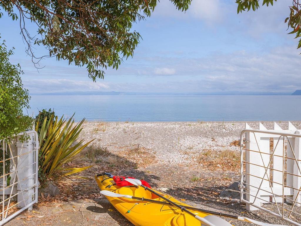 Lake Edge Cottage - Waitahanui Holiday Home Exterior foto